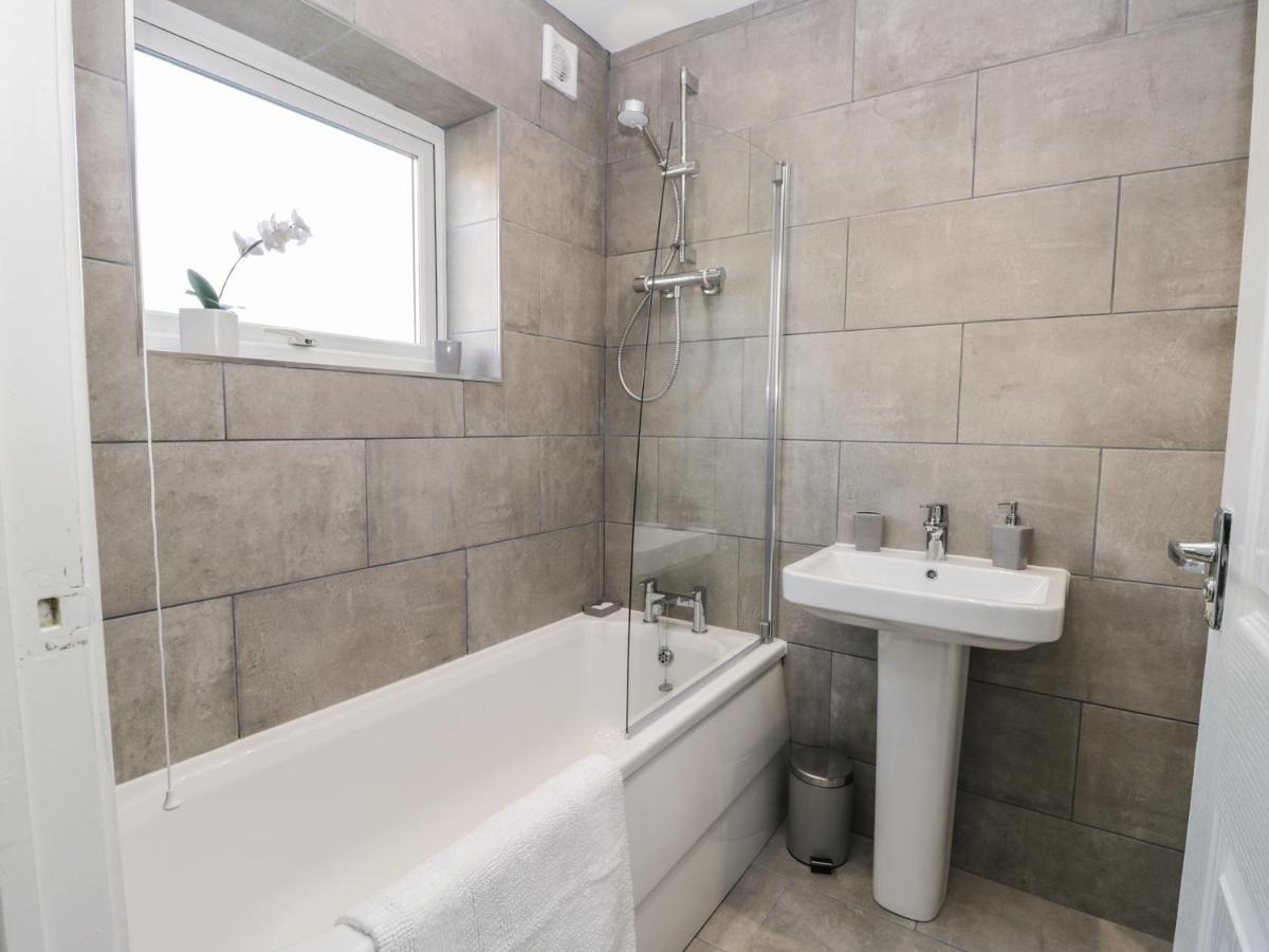 Araucaria House * Whitby